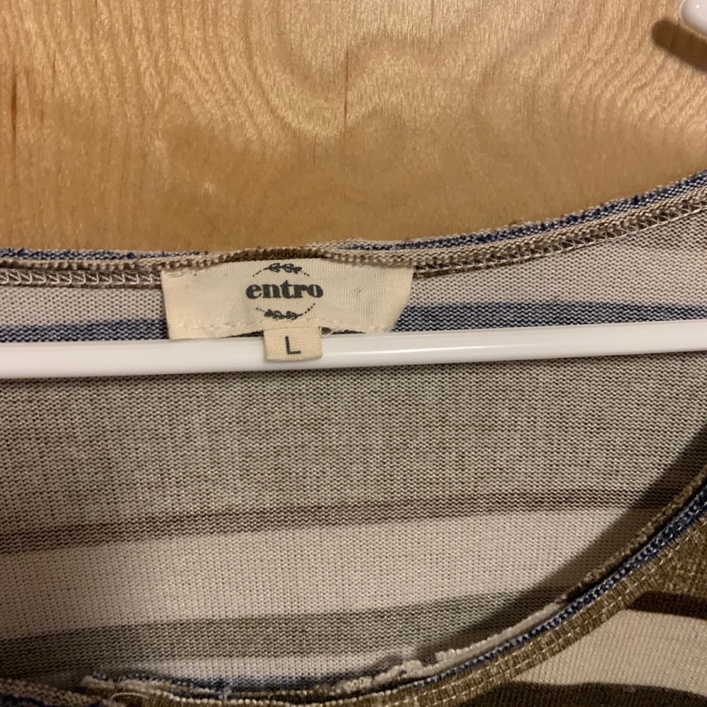 Button up - Picture 2 of 3